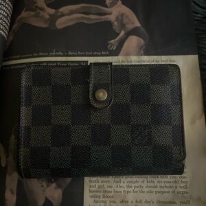 Louis Vuitton Damier ebene kisslock wallet